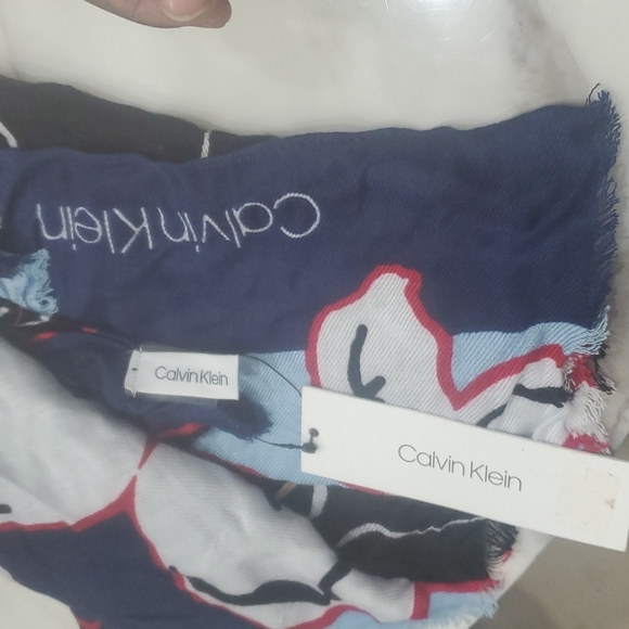 Scarf - Picture 2 of 2